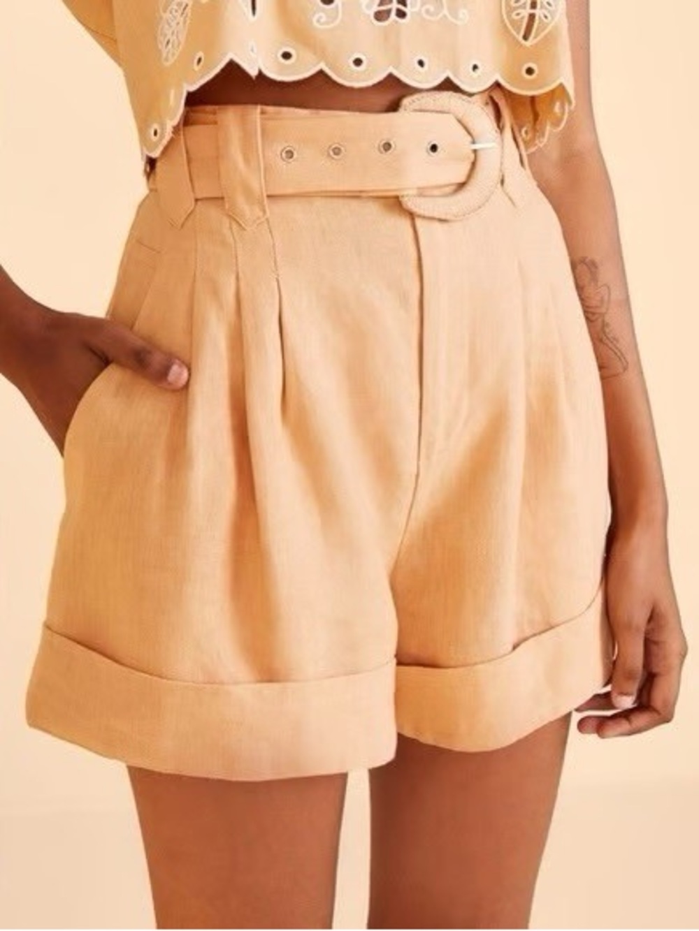 FARM RIO Sand Beige Belted Pleated Linen Shorts, Size LARGE